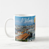 ミラノを望むテーブルの上にスピリッツのカクテル コーヒーマグカップ (左)