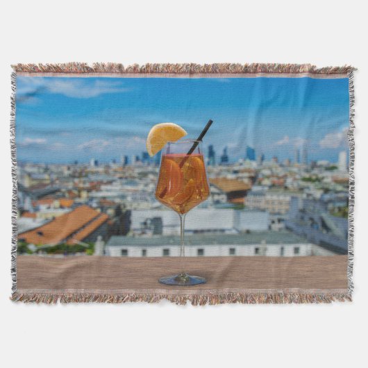 ミラノを望むテーブルの上にスピリッツのカクテル スローブランケット (正面)