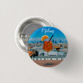 ミラノを望むテーブルの上にスピリッツのカクテル 缶バッジ (正面&裏面)