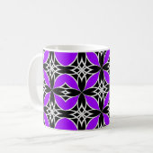 ミラーリングされたケルト模様 ( Flutterby Purple ) コーヒーマグカップ (正面左)
