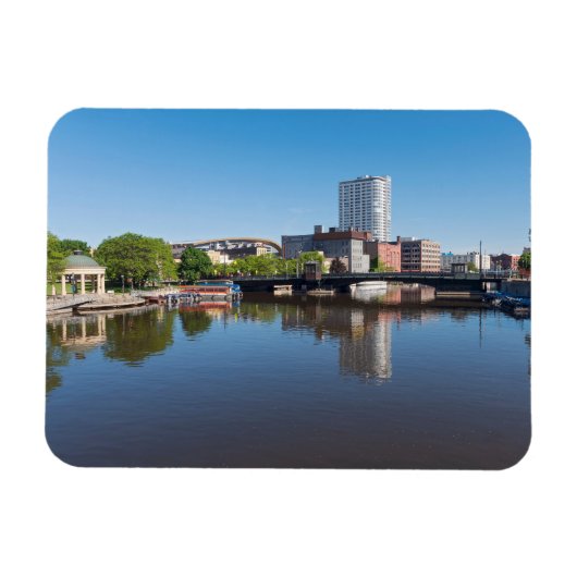 ミルウォーキーリバーフロントと州通りブリッジ マグネット (横)