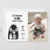 ミルクとクッキーのマウススイートファースト誕生日写真 招待状 (正面)