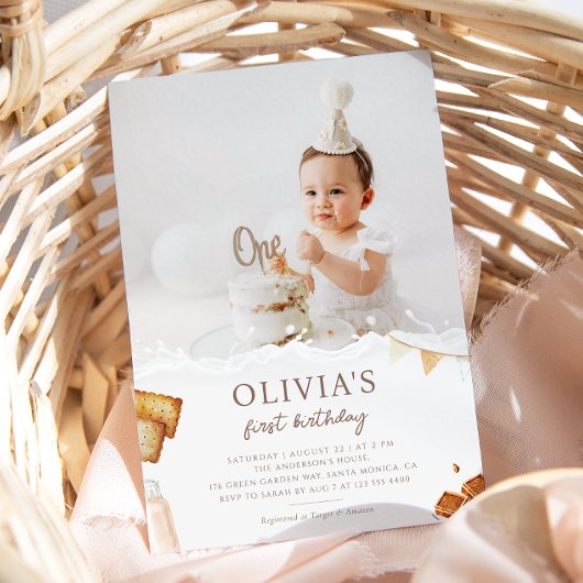 ミルクとクッキーの最初の誕生日パーティーの写真 招待状