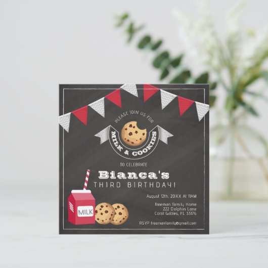 ミルクとクッキーの誕生日招待状-ヴィンテージチャ 招待状 (スタンド正面)
