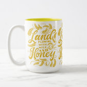 ミルクとハニーマグカップが流れる土地 ツートーンマグカップ (左)