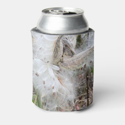 ミルクウィードのポッドを開く |シルクの種子 | 缶クーラー (缶裏面)