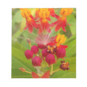 ミルクウィードアーカラフルトプリントのラブリーフローラ ノートパッド (正面)