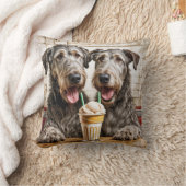 ミルクシェイクを共有するアイルランドの猟犬 クッション (ブランケット)