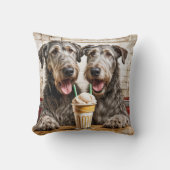 ミルクシェイクを共有するアイルランドの猟犬 クッション (正面)
