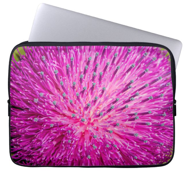 ミルクチスルが閉まっている ラップトップスリーブ (正面)