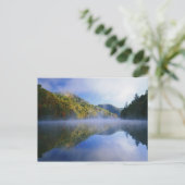 ミルクリーク湖と日の出の紅葉 ポストカード (スタンド正面)