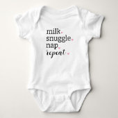 ミルク ハグ 昼寝 繰り返し 面白い ミニマリスト ベビーボディスーツ (正面)