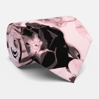 ミレニアルピンクラージ開花バラ ネクタイ