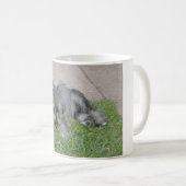 ミンシュン塩とコショウの子犬 コーヒーマグカップ (正面右)