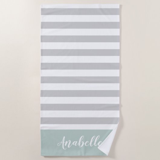 ミントとグレーストライプのモノグラム |編集可能な色 ビーチタオル (正面)