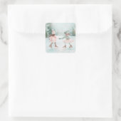 ミントとピンクガールズスケートで滑る – 冬のシーン スクエアシール (バッグ)