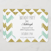 ミントと金ゴールドフェイクグリッターシェブロン誕生日 招待状 (正面/裏面)