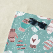 ミントに居心地の良い冬のクリスマスミッテンスのパターン ビーチタオル (インサイチュ)