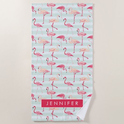 ミントのあなたの一流の|のレトロのフラミンゴを縞で飾ります加えて下さい ビーチタオル (正面)