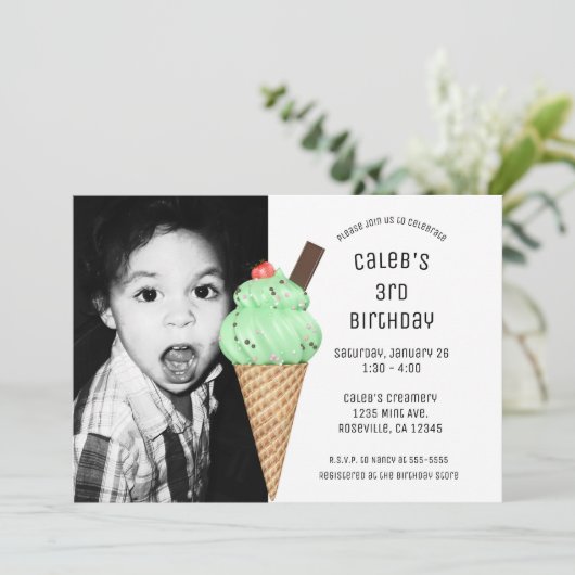 ミントアイスクリームコーンパーティーカスタム誕生日写真 招待状 (スタンド正面)