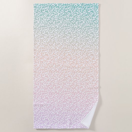 ミントガーリーピーチピンクパープルホワイトヒョウ ビーチタオル (正面)