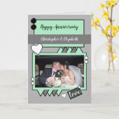 ミントグリーンとグレーの記念写真付き カード (黄色い花)