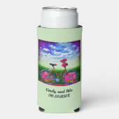 ミントグリーンにピンクの花を咲かせたファンタジー スリム缶クーラー (Seltzer正面)