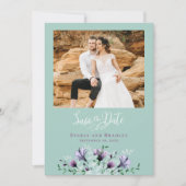 ミントグリーンの水彩画 紫の花のデザインの結婚式のSave the Date 招待状 (正面)
