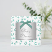 ミントグリーンの赤ちゃんの手足 ベビーシャワー 招待状 (スタンド正面)