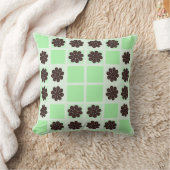 ミントグリーンクリーム及びチョコレートチップキルトパターン クッション (ブランケット)