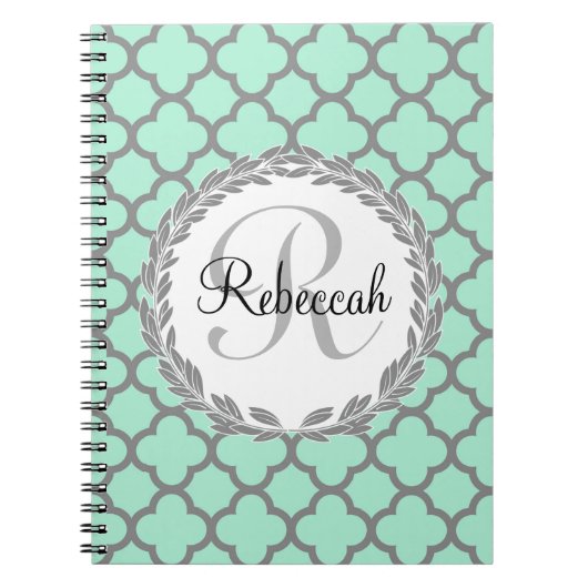 ミントグリーングレークローバー名モノグラム ノートブック (正面)