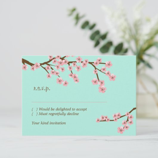 ミントグリーン & ピンクの桜 現代的な結婚式の返信カード 出欠カード (スタンド正面)