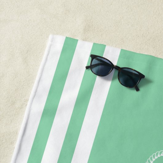 ミントパーソナライズされたグリーン航海のビーチハウス ビーチタオル (インサイチュ)