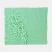 ミントブルーの澄ん水面テクスチャ フリースブランケット (正面(横))