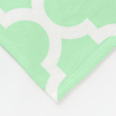 ミントホワイトモロッコクローバーパターン#5 フリースブランケット (角)
