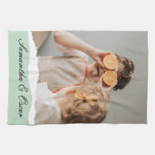 ミントモダンギフトのパーソナライズされた家族の写真&名前 キッチンタオル (横)