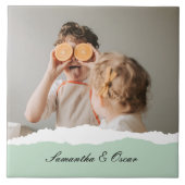 ミントモダンギフトのパーソナライズされた家族の写真&名前 タイル (正面)