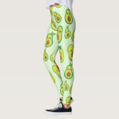 ミント色の"Avo-Cute" レギンス (左)