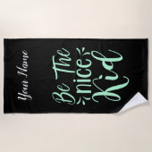 ミント・グリーンで優前向きしい子ども向けメッセージになる ビーチタオル (正面)