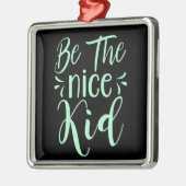 ミント・グリーンで優前向きしい子ども向けメッセージになる メタルオーナメント (左)