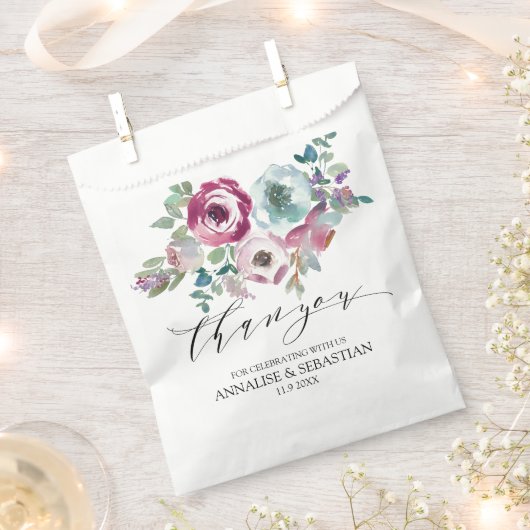 ミント&マウヴフローラの水の色結婚の フェイバーバッグ (クリップ留めされた状態)