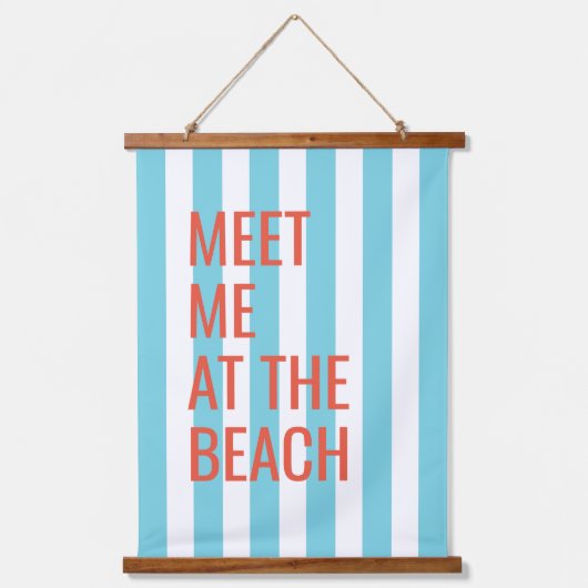 ミーアットザビーチブルーカバナストライプ 吊り下げ型タペストリー (正面)