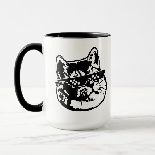 ミームのサングラスを持つ荒い息猫 マグカップ (左)