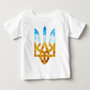 ムギおよび青空のウクライナのtryzubの背景 ベビーTシャツ
