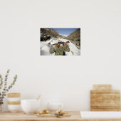 ムジャヘデーン警備員が米国の軍隊メンブと歩く ポスター (キッチン)