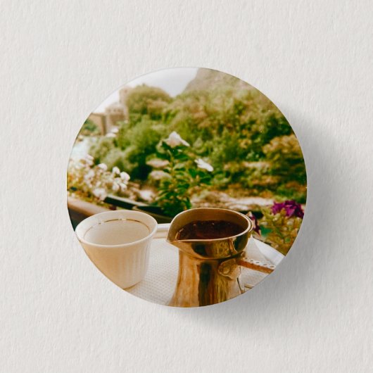 ムスターでのボスニアのコーヒーブレイク 缶バッジ (正面)