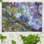 ムラサキのジャカランダの木の水彩画 キッチンタオル (折り畳み)