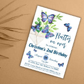 ムラサキのライラックと青い蝶をテーマにした2歳の誕生日 招待状