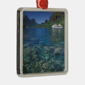 ムーアフランスの、ポリネシア。調理師ベイ。クルーズ船 メタルオーナメント (右)