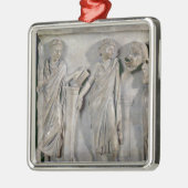 ムーサの石棺、Clioの詳細及び メタルオーナメント (左)